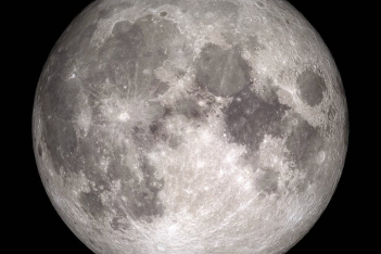 Η NASA ανίχνευσε πόσιμο νερό στο φεγγάρι: Τι αλλάζει από εδώ και πέρα στις αποστολές 