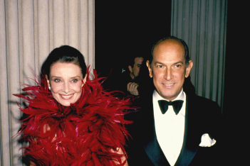 Oscar de la Renta: Από την Αudrey Hepburn στη Μελίνα Μερκούρη, αυτός ήταν ο gentleman που αγάπησαν οι πιο σπουδαίες γυναίκες