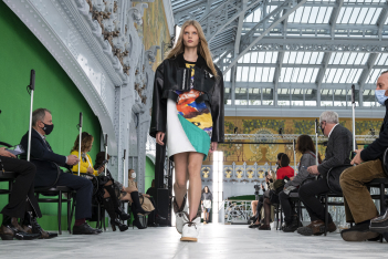 Ο Louis Vuitton μας συστήνει τη νέα ugly τάση στα παπούτσια