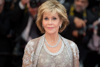 H Jane Fonda μίλησε ανοιχτά για τη σεξουαλική ζωή που έχει στα 82 της, αιφνιδιάζοντας το κοινό