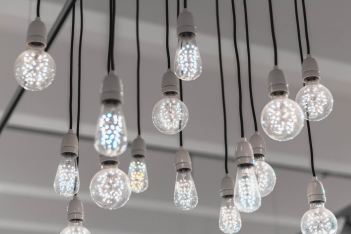 5 πανέξυπνες ιδέες φωτισμού για το δικό σας διαμέρισμα