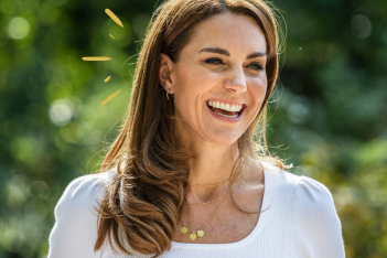 Η Kate Middleton εμφανίστηκε με νέα απόχρωση μαλλιών που θα λατρέψετε για τον χειμώνα