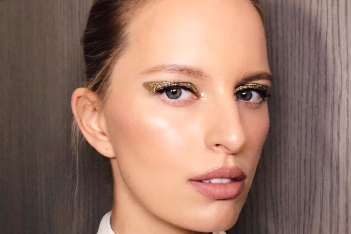 10 glitter eyeshadow looks για να εμπνευστείτε για το μακιγιάζ της Πρωτοχρονιάς