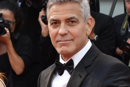 O George Clooney μεταφέρθηκε εσπευσμένα στο νοσοκομείο προκαλώντας ανησυχία στους θαυμαστές του