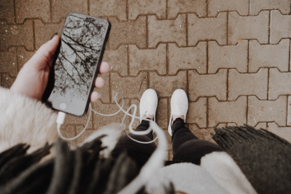 Τώρα: Το νέο τραγούδι που υμνεί την αξία της στιγμής