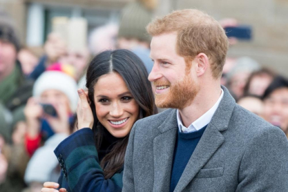O πρίγκιπας Harry πήγε για χριστουγεννιάτικο shopping με τη Meghan Markle και τον πέρασαν για πωλητή