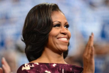 Η Michelle Obama μας δείχνει τα φυσικά της μαλλιά σε ένα post που ανέβασε ανήμερα των γενεθλίων της