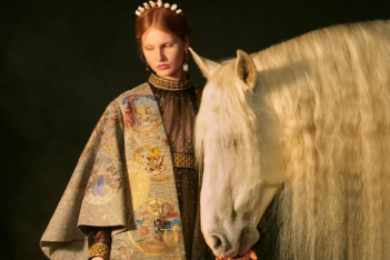 Dior: Για την Haute Couture συλλογή η Maria Grazia Chiuri εμπνεύστηκε από τα Ταρώ