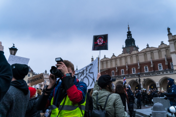 Πολωνία: Απαγορεύτηκαν οι αμβλώσεις- Σε ισχύ μαζικές διαδηλώσεις