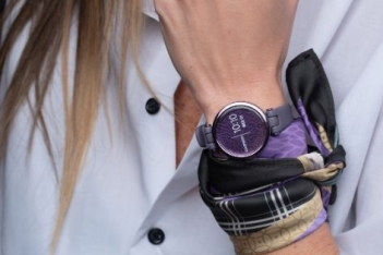 H Garmin αποκαλύπτει το Lily, το μικρότερό της smartwatch σε συνεργασία με τους MI-RŌ Designers