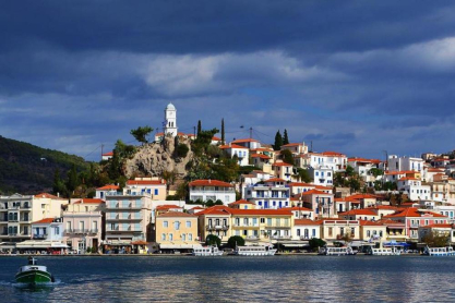 Δασκαλιό Πόρου: Το νησάκι όπου γίνονται μόνο γάμοι