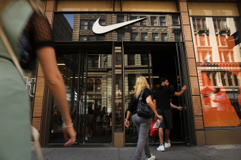 Nike: Τι πραγματικά συμβαίνει με τα καταστήματα της στην Ελλάδα