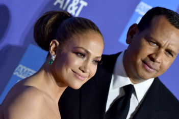 Η iconic εμφάνιση της Jennifer Lopez στο Super Bowl με τον σύντροφό της, Alex Rodriguez