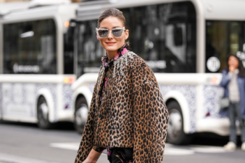 Αnimal print παλτό: 3 looks της Olivia Palermo αποδεικνύουν ότι φοριέται και στην καραντίνα