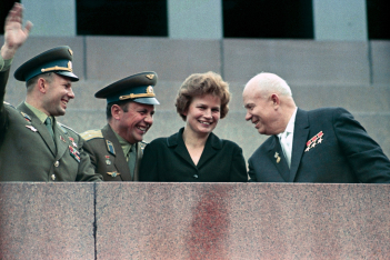 Valentina Tereshkova: Η πρώτη γυναίκα που πήγε στο διάστημα, ήρθε στη ζωή σαν σήμερα