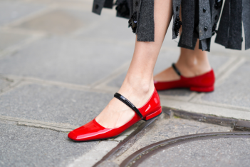 Μπότες «εις το επανιδείν»: Aυτά είναι τα 6 φλατ παπούτσια που θα φορέσουμε την άνοιξη