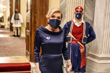 Η Μαριάννα Βαρδινογιάννη εντυπωσίασε στο Προεδρικό Μέγαρο με δημιουργία Celia Kritharioti Haute Couture