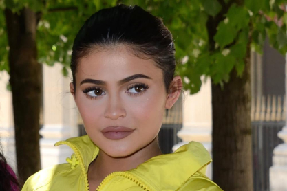 Kylie Jenner: Μόλις υιοθέτησε την hot τάση της άνοιξης στα νύχια της