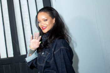 H Rihanna φόρεσε το blazer της άνοιξης - Το outfit που μας ενέπνευσε