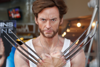 O Wolverine εμβολιάστηκε: H φωτογραφία του Hugh Jackman που κάνει τον γύρο του διαδικτύου