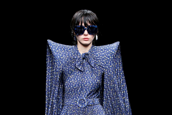 Ο οίκος Βalenciaga επιστρέφει στην Paris Couture Week μετά από 53 χρόνια