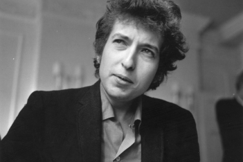 Bob Dylan: Ένα μουσείο αφιερωμένο στο μυστικό αρχείο του τραγουδιστή ανοίγει τις πόρτες του στο κοινό