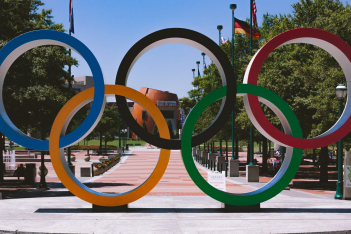 Ολυμπιακοί Αγώνες: Πάνω από 350.000 υπογραφές υπέρ της ακύρωσής τους