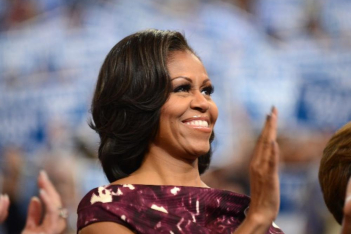 Η Michelle Obama μιλά για την εμπειρία της με την κατάθλιψη: «Πρέπει να σκεφτείς τι σου φέρνει γαλήνη»