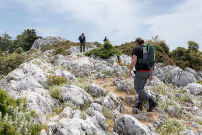 Πάρνηθα: Εξερευνώντας το καλά κρυμμένο σπήλαιο Πανός
