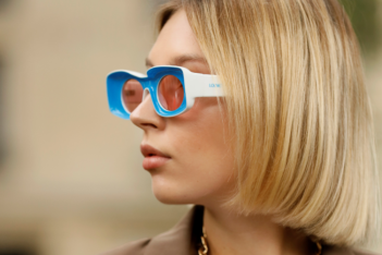 Tετράγωνα γυαλιά ηλίου: H τάση που θα απογειώσει κάθε outfit