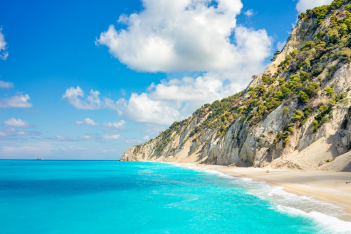 European Best Destinations: Τρεις ελληνικές παραλίες στις 13 ασφαλέστερες της Ευρώπης