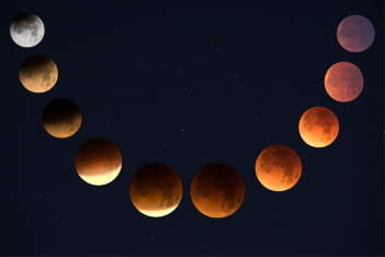 Φεγγάρι της Φράουλας: 3 πράγματα που πρέπει να ξέρεις για την τελευταία υπερπανσέληνο της χρονιάς
