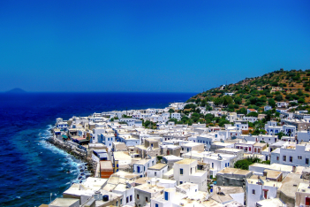 Νικιά: Το χωριό στη Νίσυρο με την ωραιότερη μικρή πλατεία του Αιγαίου