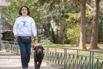 Η Σχολή Σκύλων – Οδηγών για Τυφλούς «Λάρα» με το πρώτο κοινωνικό τηλεοπτικό σποτ