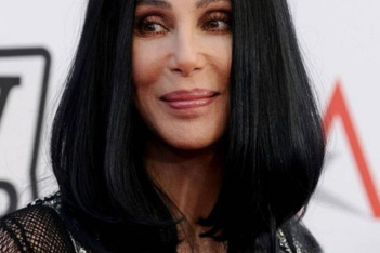 Γιατί η Cher επισκέφθηκε στην Ελβετία την Tina Turner;