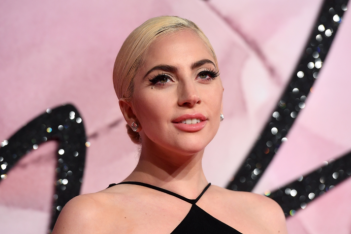 Lady Gaga: Η εκκεντρική εμφάνιση που «τράβηξε» τα βλέμματα