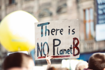 Ο πλανήτης υποφέρει: 14 χιλιάδες επιστήμονες προειδοποιούν για το αβέβαιο μέλλον της Γης