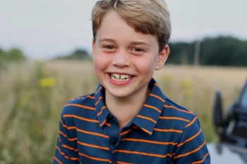 George όπως William: H απίστευτη ομοιότητα τους στη νέα φωτογραφία του 8χρονου πρίγκιπα