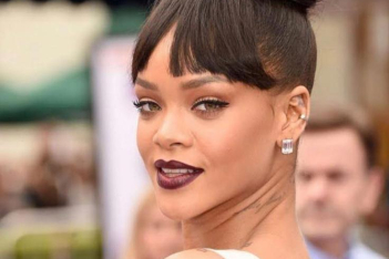 Η Rihanna έβαλε Chanel και πέρλες για να πάει σούπερ μάρκετ, γιατί είναι η Rihanna και μπορεί