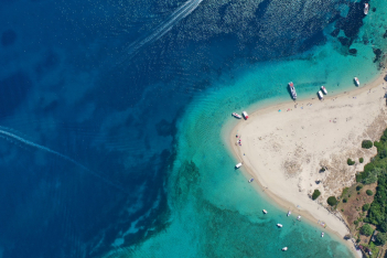 Μαραθονήσι: Το εξωτικό νησάκι της Ζακύνθου που μοιάζει με χελώνα