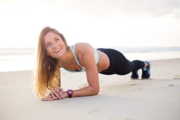 Aσκήσεις για επίπεδη και σφιχτή κοιλιά από την Yoga & Pilates Teacher Ιωάννα Κολιακουδάκη 