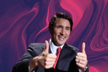 Όχι μία, όχι δύο, όχι τρεις: Ο Trudeau προσπαθεί να πει «LGBTQ+» με τραγελαφικά αποτελέσματα
