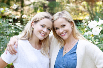 H Reese Witherspoon γιορτάζει τα 22α γενέθλια της κόρης της με μία throwback φωτογραφία