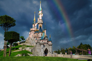 Η Disneyland Paris γιορτάζει τα 30 χρόνια λειτουργίας της με τα πιο υπέροχα κρυμμένα μηνύματα