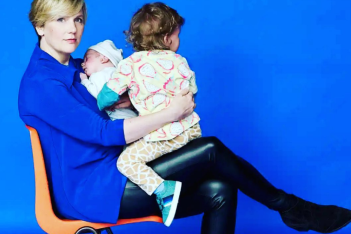 Βρετανίδα πολιτικός πήρε το μωρό της στη Βουλή, της έκαναν σύσταση και τους απαντά μέσω του Guardian