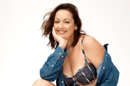 Celeste Barber: Η αγαπημένη κωμικός του Instagram δημιούργησε τα εσώρουχα που έχουμε όλοι ανάγκη