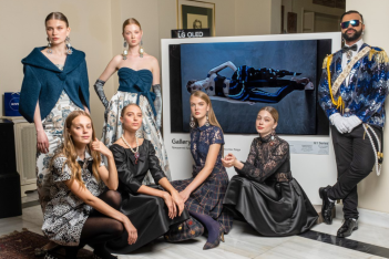 Η LG OLED G1 TV δεσπόζει στο εντυπωσιακό Fashion Show του Bασίλη Ζούλια