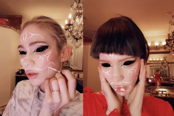 Η Grimes επέστρεψε στα Tik Tok makeup tutorials. Το θέμα είναι, θα τα κάνατε;