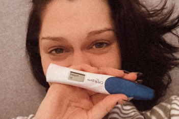 Η Jessie J έχασε το μωρό της και στέλνει μήνυμα συμπαράστασης σε όσες το έχουν βιώσει 