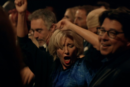 Η Emma Thompson γλεντάει με Adele και γίνεται η viral έμπνευση της Δευτέρας